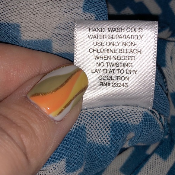 Sheer Mesh Flowing V-Neck Tunic Top (EUC) - Picture 8 of 8